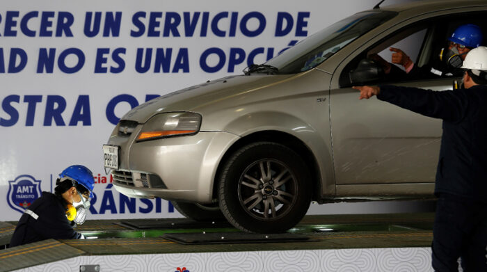 En Quito se encuentran habilitados siete puntos para agendar una cita de la revisión técnica vehicular. Foto: Diego Pallero / EL COMERCIO