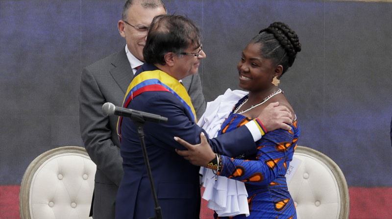 Gustavo Petro fue posesionado como presidente de Colombia y Francia Márquez como su vicepresidenta. Foto: EFE