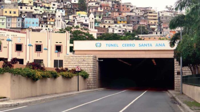 Imagen referencial. Según el parte policial, se indica que el secuestro o retención se registró en la salida del cerro El Carmen, en Guayaquil. Foto: @ATMGuayaquil