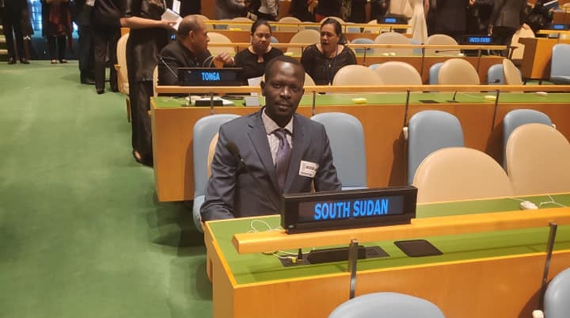 En 2019 el diplomático de Sudán del Sur, Charles Dickens Imene Oliha fue parte de una sesión de las Naciones Unidas en Nueva York. Foto: Facebook / Charles Dickens