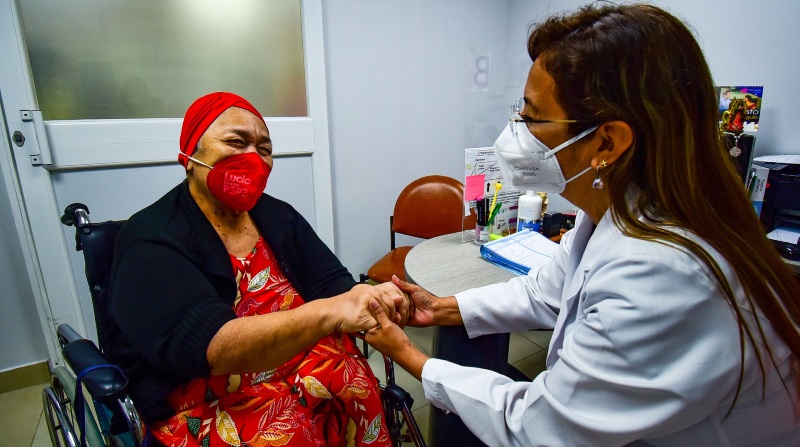 La Unidad de Terapia del Dolor de Solca en Guayaquil fusiona fármacos con técnicas mínimamente invasivas para el tratamiento de pacientes. Foto: Enrique Pesantes / EL COMERCIO.