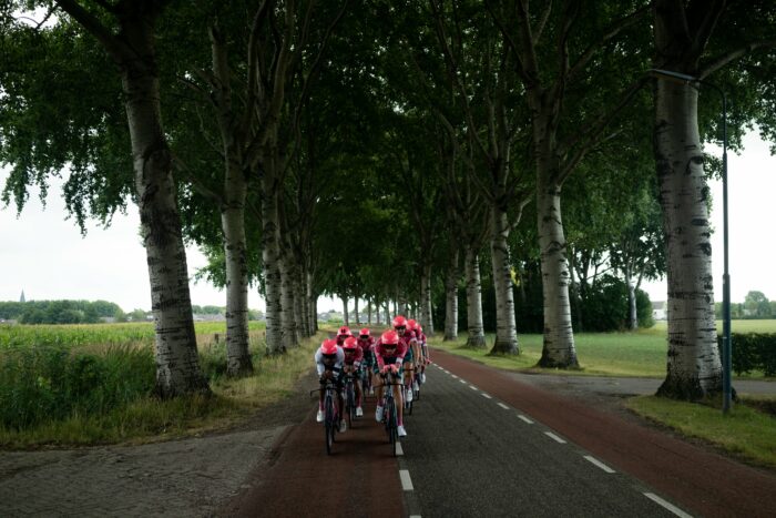 El equipo EF, durante su preparación para la Vuelta a España. Foto: Twitter EF
