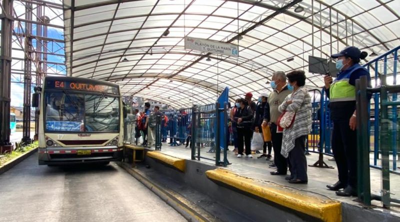 Varias rutas no operarán este feriado por lo que se recomienda mantenerse informado por las cuentas oficiales de la Empresa de Pasajeros de Quito. Foto: Cortesía