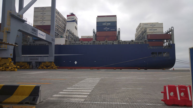 La naviera francesa CMA CGM comenzó a operar desde el puerto de aguas profundas de DP World en Posorja. Foto: Mario Naranjo/ EL COMERCIO