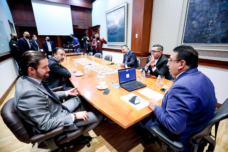 El presidente de la Asamblea, Virgilio Saquicela, se reunió con los jefes de bancadas el martes 2 de julio. /foto: Asamblea