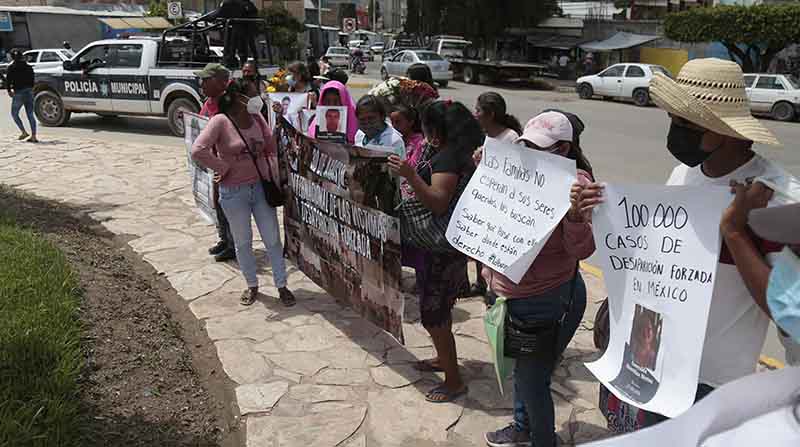 Familiares de desaparecidos se manifiestan en el marco del Día Internacional de las Víctimas de Desapariciones Forzadas, en el municipio de Chilapa de Álvarez, Guerrero (México). Foto: EFE.