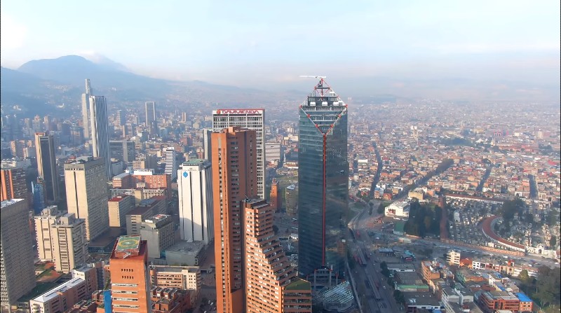Según un estudio, Bogotá es una de la ciudades con gran riesgo de tener impactos de basura espacial. Foto: Internet