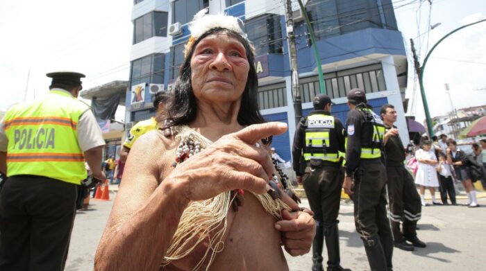 Una indígena tagaeri retratada por este Diario, en el centro de la ciudad amazónica de Francisco de Orellana, en 2013. Foto: Archivo / El Comercio