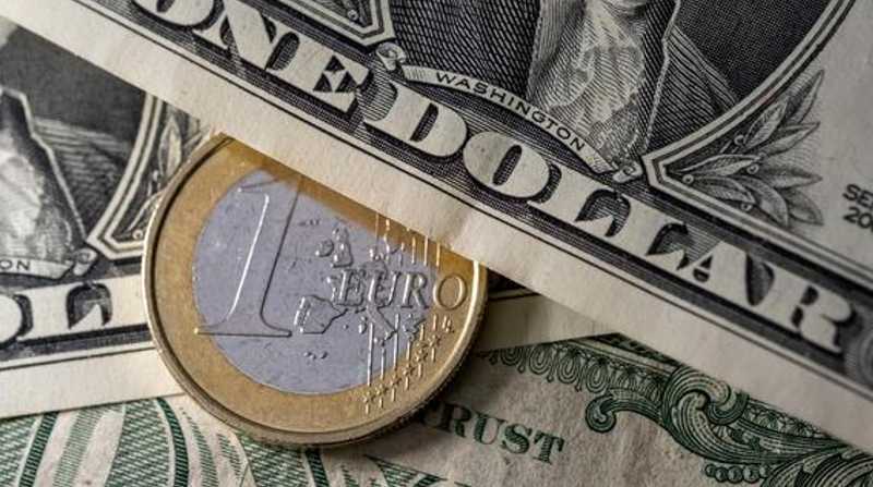 La cotización del euro frente al dólar ha vuelto a situarse brevemente este lunes por debajo de la paridad. Foto: Internet