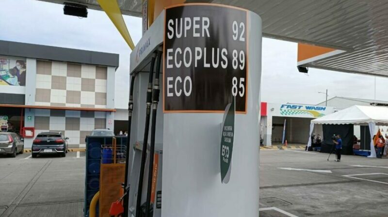 La distribución de la gasolina ecoplus 89 inició este 25 de agosto . Foto: Mario Naranjo / EL COMERCIO.