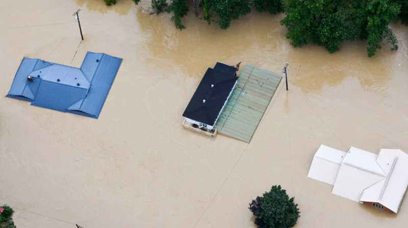 Vista aérea captada por la Guardia Nacional de Kentucky que muestra las inundaciones. Foto: EFE