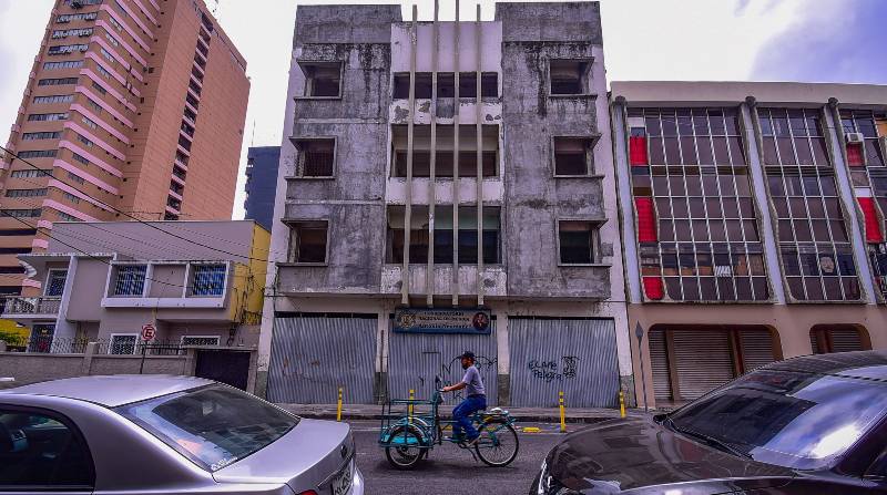 Antiguo edificio del Conservatorio Antonio Neumane, cuya reparación, tras sufrir un incendio, fue clausurada. Foto: Enrique Pesantes / El Comercio
