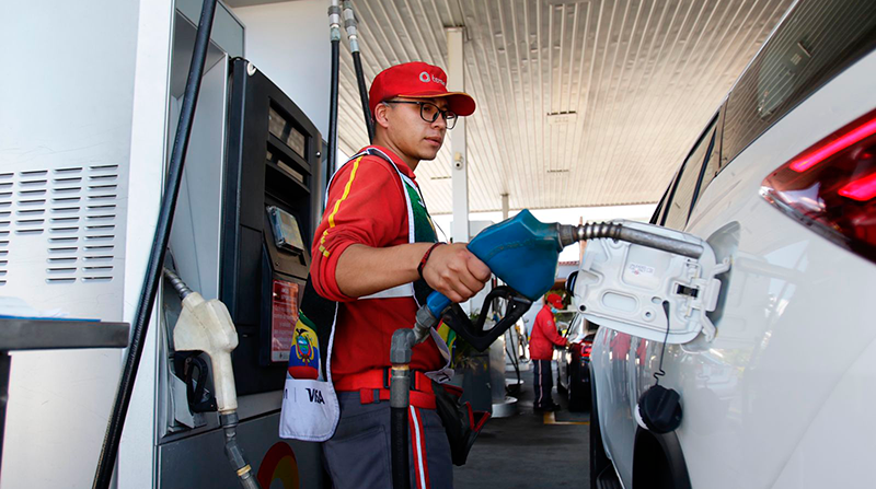 El precio de la gasolina súper varía según cada estación de servicio. Foto: Carlos Noriega / EL COMERCIO