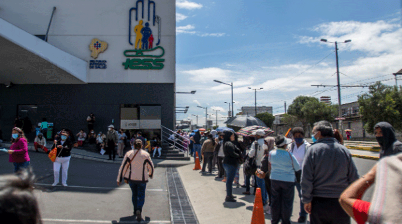 El IESS emitió un comunicado en el que asegura que los turnos en el Hospital IESS Quito Sur se podrán obtener todos los días. Foto: Carlos Noriega/ EL COMERCIO