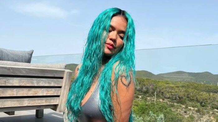 La cantante paisa le dijo adiós a su cabello azul y mostró a sus seguidores su nuevo 'look'. Foto: Instagram @Karolg