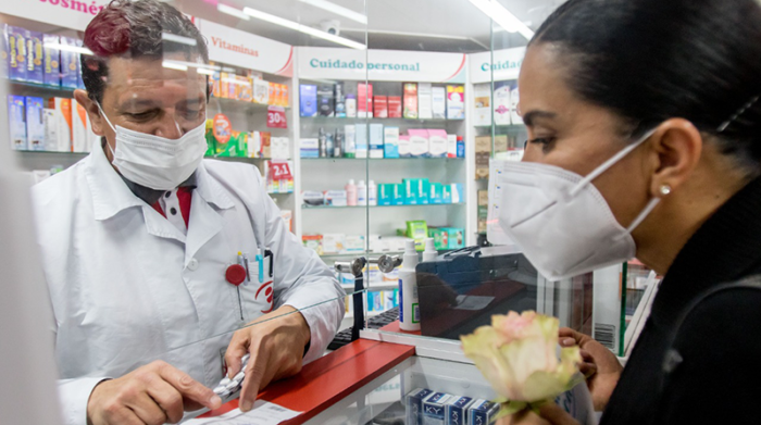 El Ministro de Salud señaló que hay 1 100 farmacias calificadas y 282 que ya están en convenio para la entrega de medicinas. Foto: Carlos Noriega / EL COMERCIO