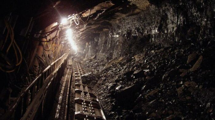Imagen referencial. Un derrumbe se produce en una mina en Colombia. Foto: Pixabay