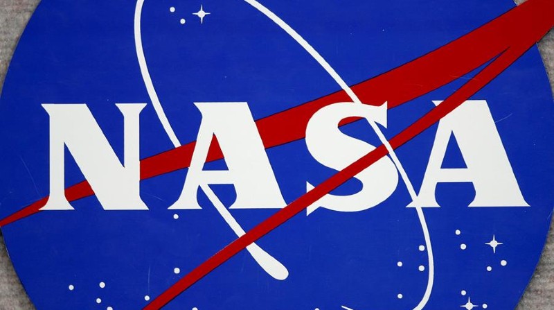 Imagen del logo de la NASA, en una fotografía de archivo. Foto: EFE