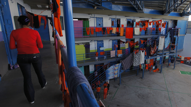 En la fotografía se observa el pabellón de mujeres de la cárcel de Latacunga, en Cotopaxi. Para este centro también se busca un proveedor de alimentos. Foto: Archivo / EL COMERCIO