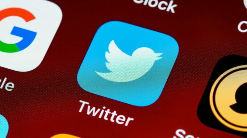 La red social 'Twitter' anunció una serie de medidas para evitar 'tuits' engañosos en las elecciones legislativas de EE.UU. Foto: Pexels.