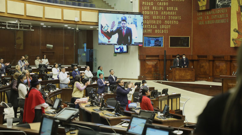 La Asamblea posesionó como nuevo superintendente de Bancos a Raúl González, pese a la resolución de una jueza. Foto: Flickr Asamblea Nacional