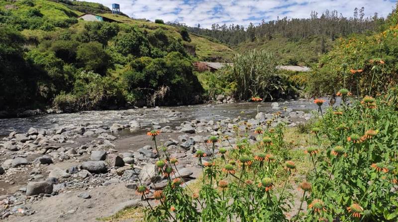 El río San Pedro cruza los valles de Machachi, los Chillos y Cumbayá. Foto: Facebook Rescate río San Pedro