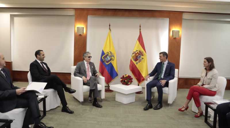 El presidente del Gobierno español, Pedro Sánchez, se reunió con el presidente Guillermo Lasso. Foto: Twitter @LassoGuillermo