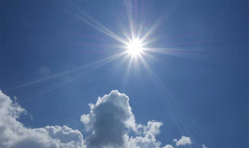Imagen referencial. La radiación solar mantendrá niveles altos en tres regiones del Ecuador. Foto: Pixabay