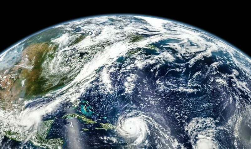El planeta Tierra registra múltiples variaciones en su rotación. Foto: Twitter @NASAEarth.