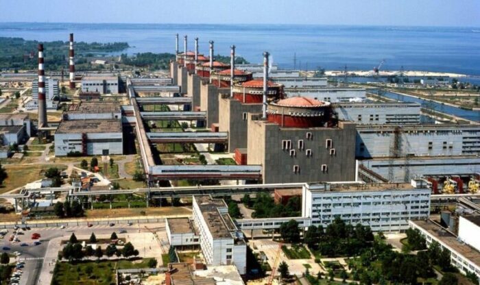 La central nuclear de Zaporiyia, ubicada en la región ucraniana del mismo nombre, es el lugar de múltiples ataques. Foto: Twitter @Agencia_Sana.