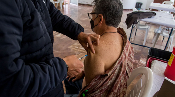 La vacuna es el arma más poderosa para frenar la propagación del covid-19. Foto: Carlos Noriega / EL COMERCIO