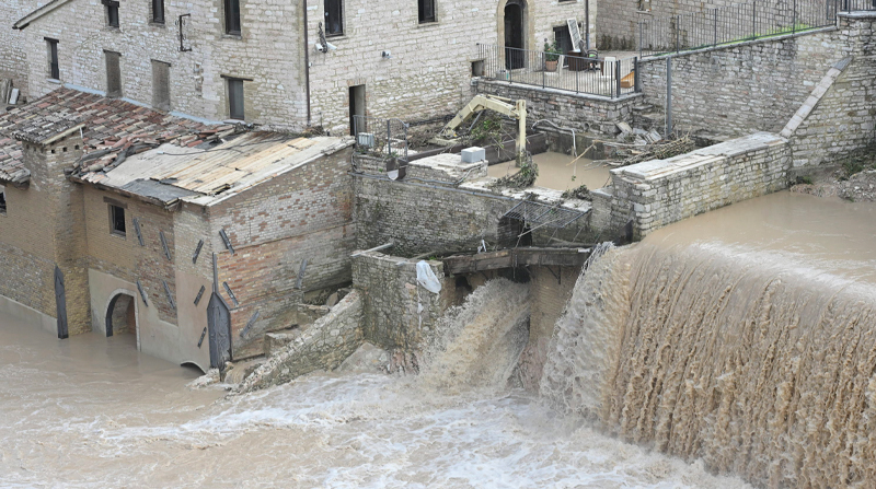 Inundaciones de este jueves 15 de septiembre en Sassoferrato, en la provincia de Ancona, Italia. Foto: EFE
