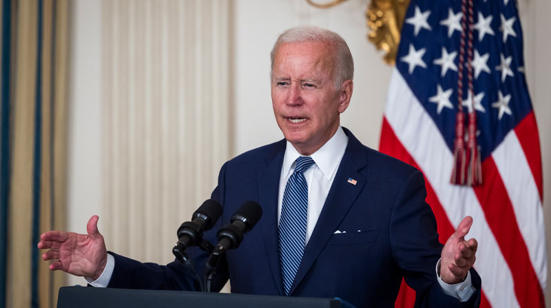 El presidente Joe Biden ordenó que los objetos fueran abatidos porque estaban a una altura que podía interferir con la trayectoria de aviones comerciales. Foto: archivo / EFE