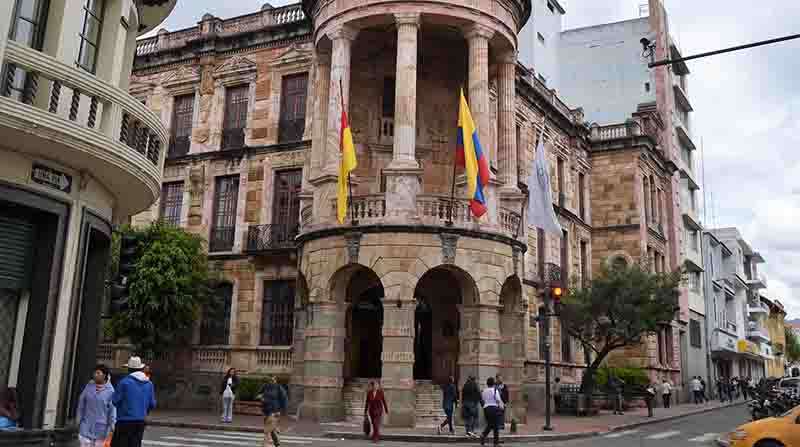 Varios de los candidatos a la Alcaldía de Cuenca ya han ocupado cargos públicos en diferentes instituciones. Foto: Municipio de Cuenca.