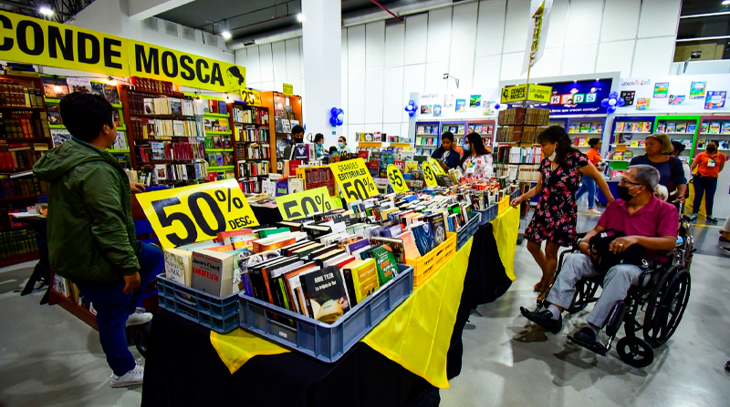 La Feria del Libro se realiza en el centro de Convenciones del Puerto Principal. Foto: Alexander García / EL COMERCIO