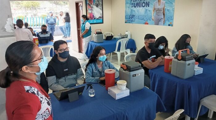 Municipio abre nuevo vacunatorio al norte de Guayaquil