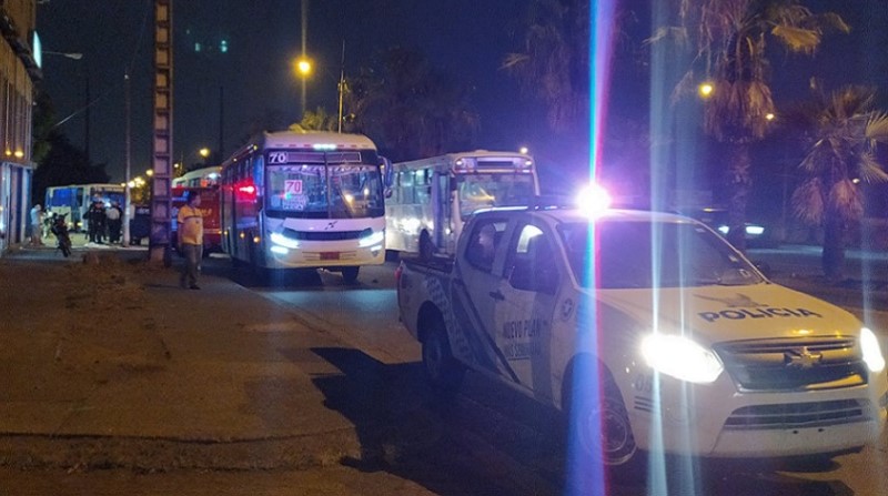 Asalto a un bus deja a un joven muerto en Guayaquil