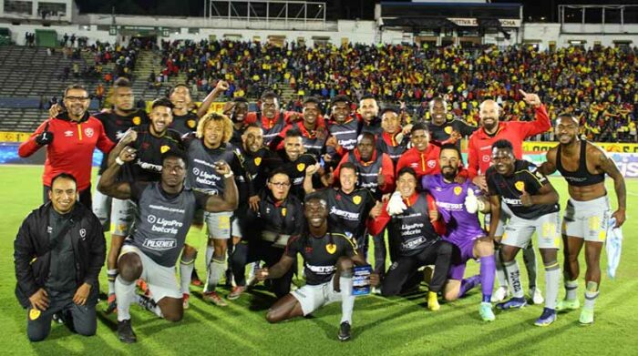 Aucas lidera la tabla de posiciones en la segunda fase del Campeonato Nacional de Fútbol. Foto: Twitter.