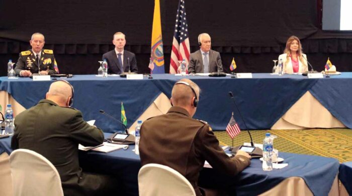 Los Ministros de Defensa de la región mantienen reuniones para abordar problemáticas de seguridad de los Estados. Foto: Twitter @DefensaEc