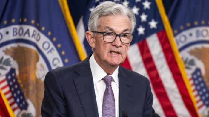 El presidente de la Reserva Federal, Jerome Powell prevé que para finales de 2023 tipos de interés suban ligeramente, hasta el 4,6%, para después bajar al 2,9% a finales de 2025. Foto: EFE.
