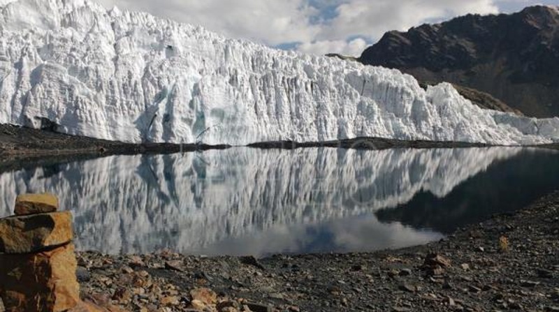 Perú alberga más de 2.600 glaciares, que representan alrededor del 70 % de los glaciares tropicales del mundo. Foto: EFE.