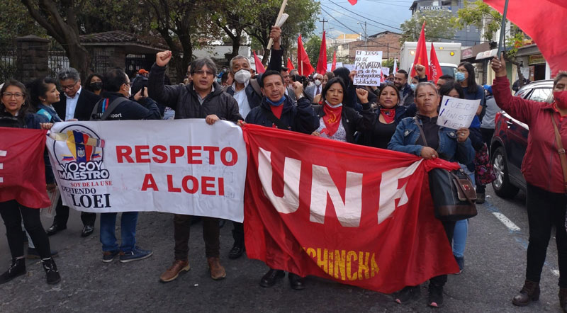 Docentes se preparan movilización contra el Reglamento a la LOEI para este miércoles 28 de septiembre en Quito. Foto: UNE