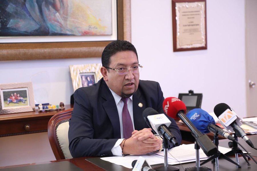 Virgilio Saquicela, presidente de la Asamblea, en rueda de prensa el lunes 26 de septiembre. Foto: Asamblea