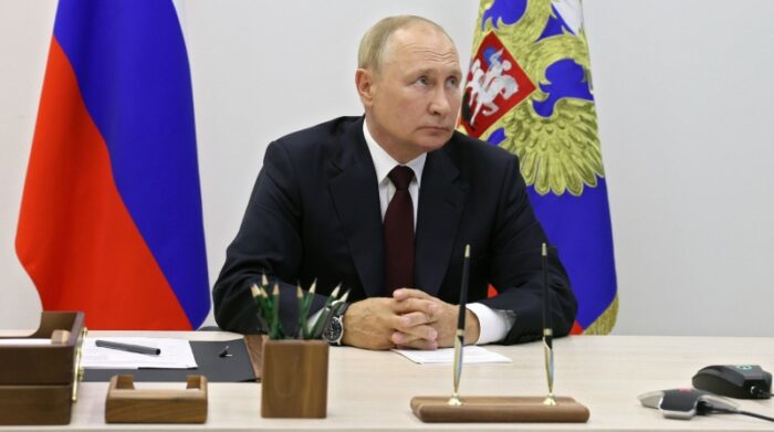 Imagen de archivo del presidente Vladimir Putin, cuyo gobierno es cuestionado por las políticas antiderechos que implementa. Foto: EFE.