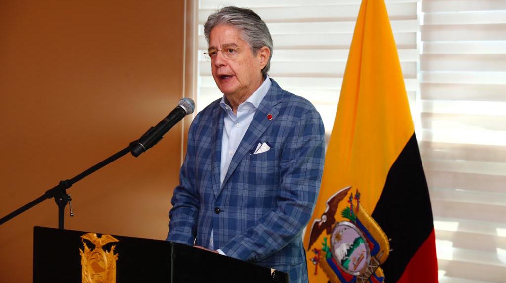 El presidente, Guillermo Lasso, ofreció declaraciones previo a su salida del país. Foto: Patricio Terán / EL COMERCIO