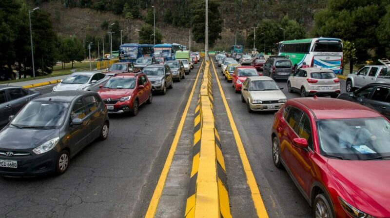 El transporte urbano es una de las causas de las altas emisiones de carbono en el planeta. Foto: Carlos Noriega / EL COMERCIO.