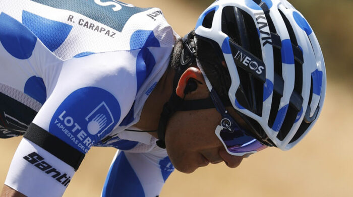 Richard Carapaz lució la camiseta de pepas azules de líder de la montaña en la Vuelta a España. Foto: EFE