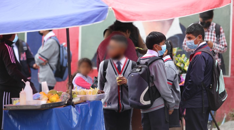 Las unidades educativas en Quito serán presenciales, luego de tener clases virtuales por casi dos años a causa de la pandemia. Foto: Julio Estrella / EL COMERCIO