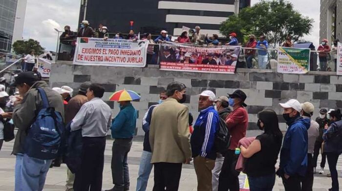 Gremio de maestros protestaron el pasado 7 de septiembre por el pago de los incentivos jubilares. Foto: Karina Sotalín / EL COMERCIO