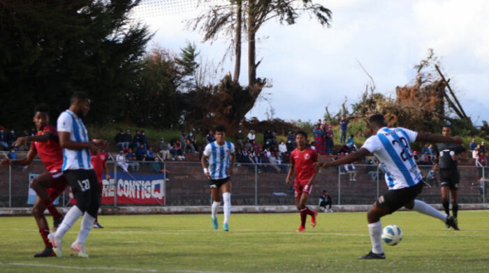 Deportivo Quito visitó al Dunamis 04 en el estadio Olímpico de Tulcán el 17 de septiembre del 2022. Foto: Twitter @SDQuito_Oficial